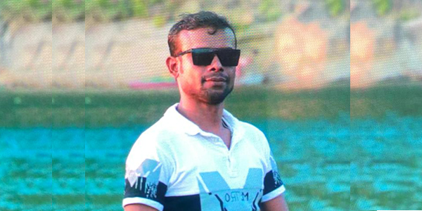 জাফলংয়ে দানবযন্ত্রে বালু–পাথর লুটপাট আতঙ্কে স্থানীয়রা