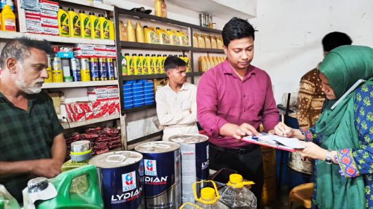 বড়লেখায় ভ্রাম্যমাণ আদালতের অভিযান: অতিরিক্ত দামে জ্বালানি বিক্রয়ে জরিমানা