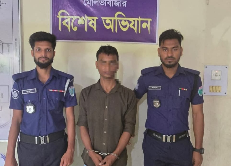 বড়লেখার চা বাগানে ভুয়া এএসপি ও সিআইডি পরিচয় দেওয়া সেই প্রতারক গ্রেফতার
