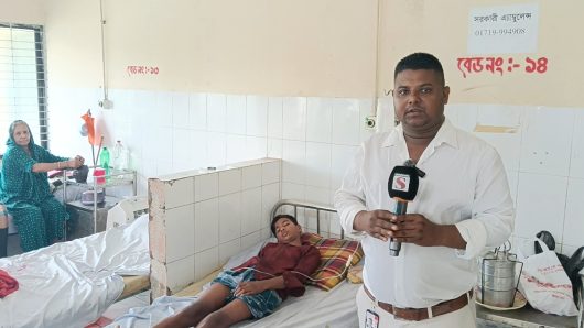 একদিন স্কুলে অনুপস্থিত থাকায় শিক্ষার্থীকে পিটিয়ে জখমের অভিযোগ, হাসপাতালে ভর্তি